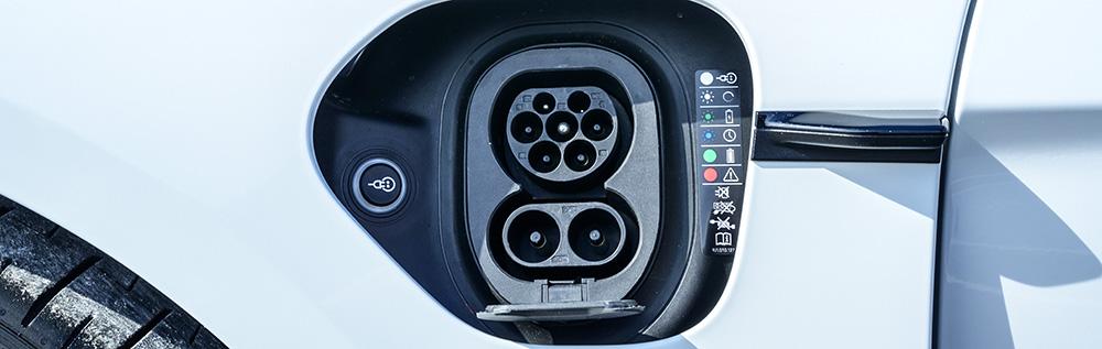 How to charge an Porsche Taycan